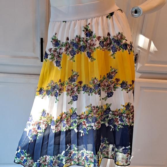 Metro Wear Floral A-Line Skirt in Yellow, White, and Navy - Picture 1 of 8